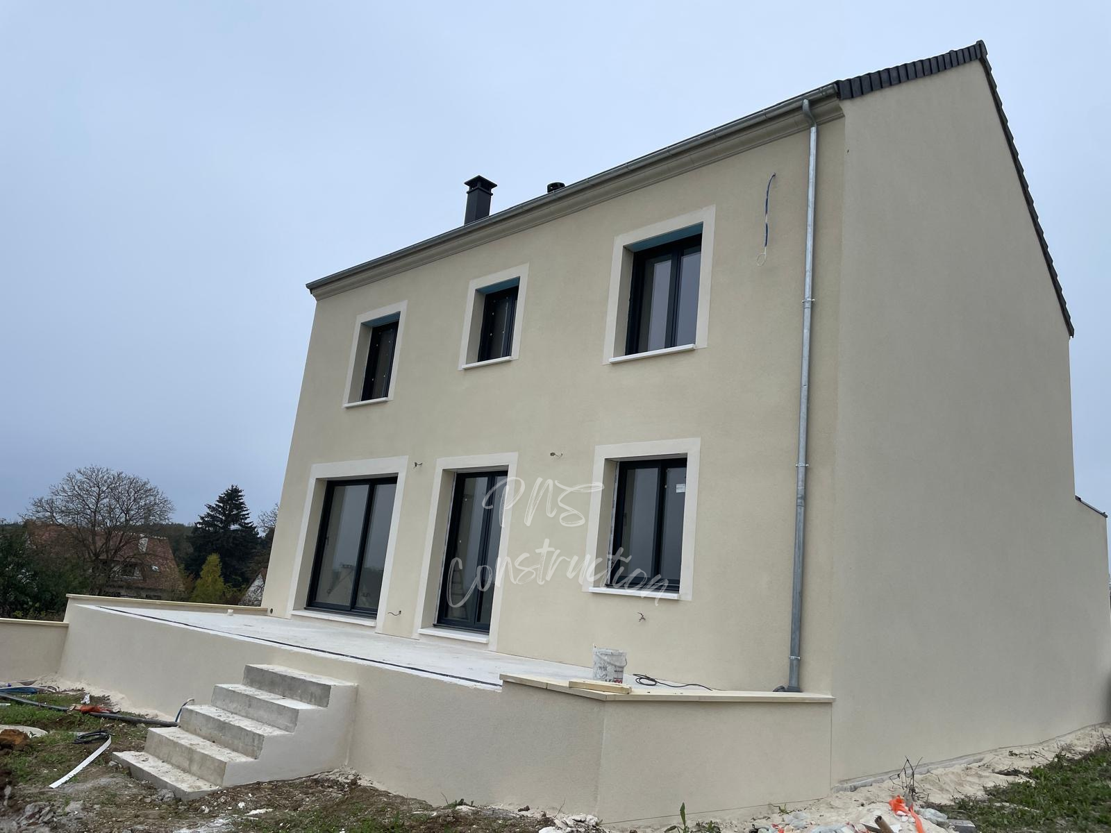 Après arrière maison
