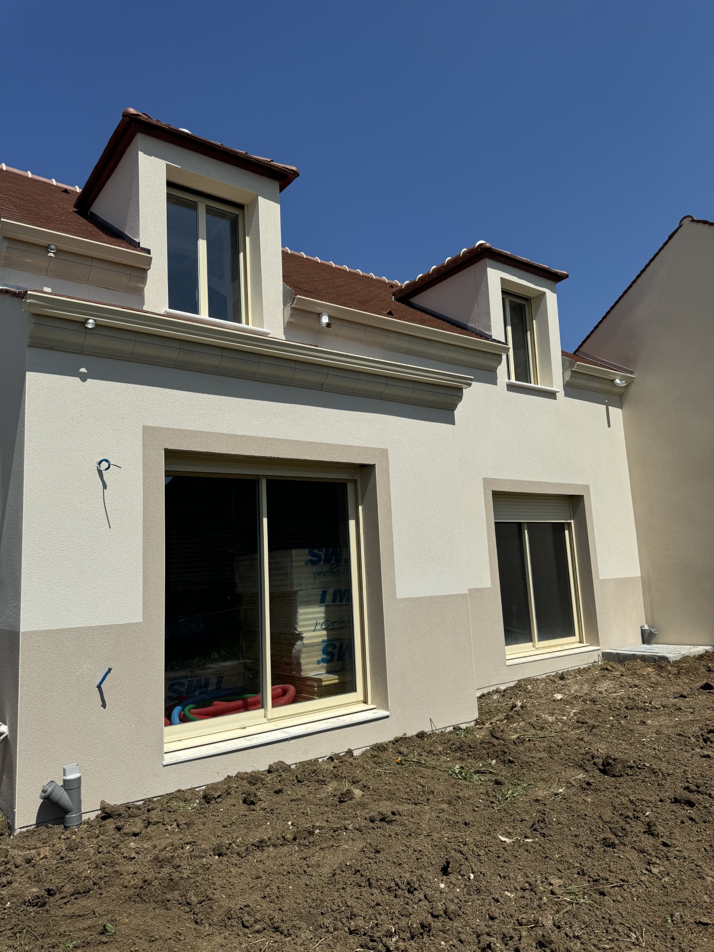 MAISON ARRIERE CHAMARANDE